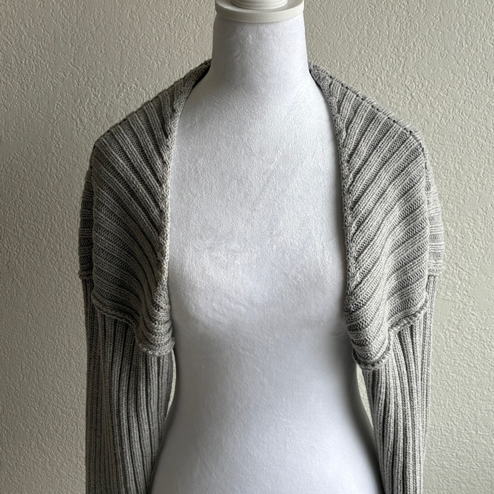 Simonett Gray Ribbed Shrug - Picture 4 of 7